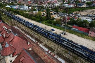 Ministrul interimar al Transporturilor, întrebat de ce nu circulă trenurile PESA: Trenuri noi care să fie decolorate de soare în triajul Gării Obor nu este ceva ce eu accept / Caut metode să le dăm drumul / 21 de rame, în Gara Obor – FOTO