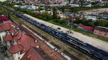 Ministrul interimar al Transporturilor, întrebat de ce nu circulă trenurile PESA: Trenuri noi care să fie decolorate de soare în triajul Gării Obor nu este ceva ce eu accept / Caut metode să le dăm drumul / 21 de rame, în Gara Obor – FOTO