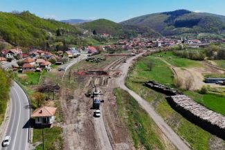 Asociaţia Pro Infrastructură: După o îndelungă poticneală birocratică, s-a emis autorizaţia de construire şi pe secţiunea defileului dintre Vadu Crişului şi Poieni, parte din lotul 3 al căii ferate Cluj-Napoca-Oradea