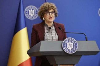 Vicepremierul Oana Gheorghiu: Moţiunea de cenzură PSD-AUR este un atac asupra României, bazat pe manipulare şi ştiri false, menite să isterizeze opinia publică şi să genereze alarmism în societate