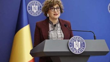 Vicepremierul Oana Gheorghiu: Moţiunea de cenzură PSD-AUR este un atac asupra României, bazat pe manipulare şi ştiri false, menite să isterizeze opinia publică şi să genereze alarmism în societate