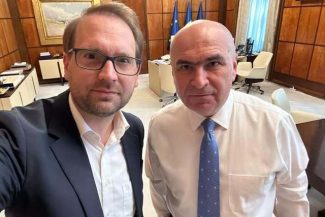 Domnic Fritz: Să fie clar ce înseamnă o moţiune de cenzură în acest moment: luni de instabilitate politică / România nu-şi permite haosul pe care îl pregătesc PSD şi AUR. Nu au nicio remuşcare pentru ceea ce le fac românilor / Nu ne intimidează