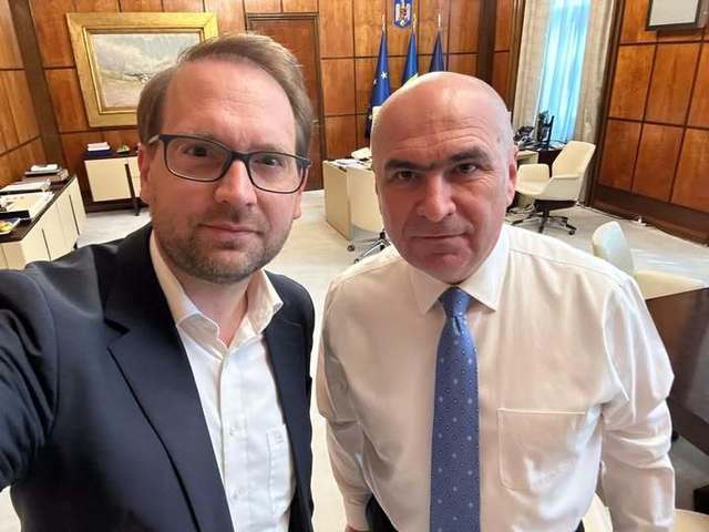 Domnic Fritz: Să fie clar ce înseamnă o moţiune de cenzură în acest moment: luni de instabilitate politică / România nu-şi permite haosul pe care îl pregătesc PSD şi AUR. Nu au nicio remuşcare pentru ceea ce le fac românilor / Nu ne intimidează