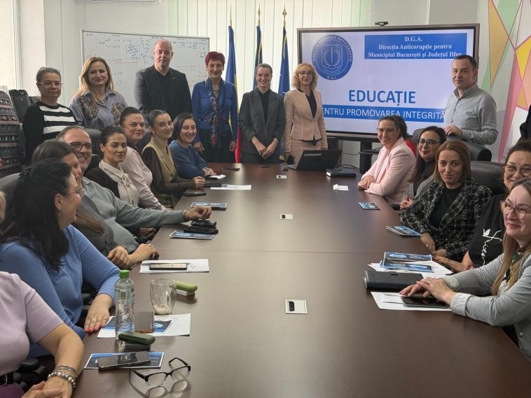 echipa UNIFARM participând la sesiune de educație anticorupție organizată de Direcția Generală Anticorupție
