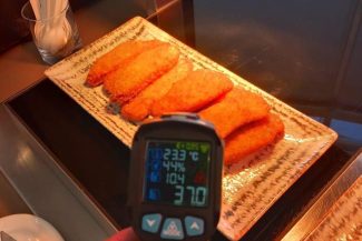 ANPC a dat amenzi de peste 50.000 de lei după un control la Aeroportul ”Henri Coandă”/ Au fost găsite produse alimentare fără elemente de identificare, agregate frigorifice neigienizate, paviment şi mobilier deteriorate