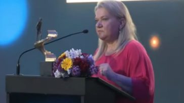 Producătoarea Ada Solomon, premiată la Gala News.ro:  Sănătatea mintală a unui popor ţine şi de sănătatea culturii poporului respectiv / O societate mai sănătoasă este una în care educaţia, cultura şi sănătatea sunt puse pe acelaşi plan