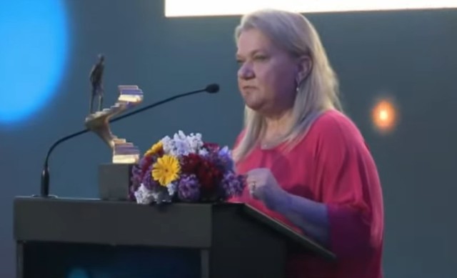 Producătoarea Ada Solomon, premiată la Gala News.ro:  Sănătatea mintală a unui popor ţine şi de sănătatea culturii poporului respectiv / O societate mai sănătoasă este una în care educaţia, cultura şi sănătatea sunt puse pe acelaşi plan