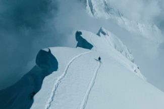 Blocat de două săptămâni, traseul spre Everest a fost degajat de ghizi nepalezi