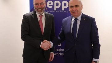 Ilie Bolojan: Am avut astăzi o discuţie foarte bună cu Manfred Weber, preşedintele PPE. I-am transmis că îmi asum în continuare responsabilitatea de a conduce Executivul, pentru a asigura o guvernare responsabilă