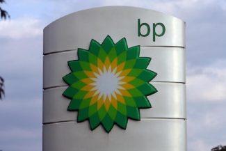 Profitul BP s-a dublat şi a depăşit aşteptările în T1, pe fondul creşterii preţurilor petrolului, cauzată de conflictul cu Iranul