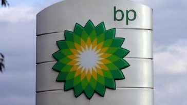 Profitul BP s-a dublat şi a depăşit aşteptările în T1, pe fondul creşterii preţurilor petrolului, cauzată de conflictul cu Iranul