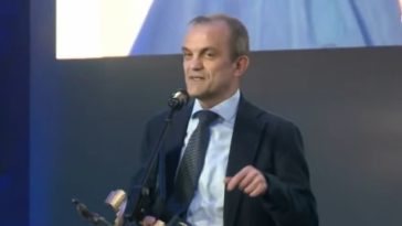 Medicul Cătălin Cîrstoveanu, premiat la Gala News.ro: Noi nu făceam nimic fără transparenţă, fără sinceritate, fără dreptate, fără adevăr