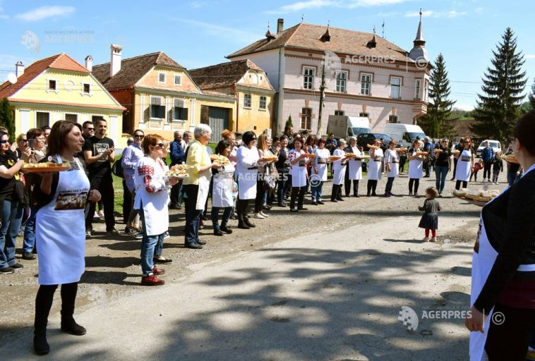 Mureș: Încasările de la Sărbătoarea Rabarbărului din Saschiz vor finanța cantina comunitară ‘Bucate din Vecinătate’