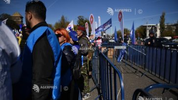 Miting în Piața Victoriei organizat marți de Confederația Meridian împotriva măsurilor guvernamentale