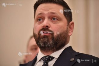 Camera Deputaților/Dezbateri aprinse pe tema schimbării denumirii grupului parlamentar al POT