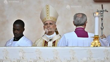 Papa Leon al XIV-lea revine la Roma la finalul turneului african