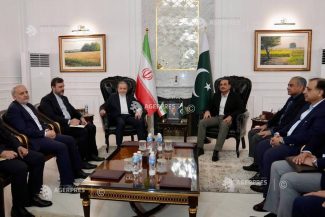 Șeful diplomației iraniene a avut discuții la Islamabad cu autoritățile pakistaneze pe tema negocierilor de pace cu SUA