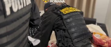 Percheziţii în judeţele Dâmboviţa şi Ilfov,  într-un dosar de proxenetism, şantaj, camătă şi ultraj contra bunelor moravuri – FOTO