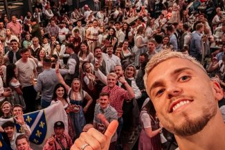 Bosniacul Ermedin Demirović s-a ţinut de cuvânt: 800 de litri de bere pentru suporterii VfB Stuttgart