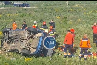 Accident grav pe centura municipiului Drobeta Turnu Severin. Două maşini s-au ciocnit violent; o femeie e în stare gravă – FOTO