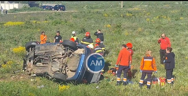 Accident grav pe centura municipiului Drobeta Turnu Severin. Două maşini s-au ciocnit violent; o femeie e în stare gravă – FOTO