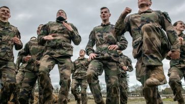 Forţele terestre franceze au primit 2.300 de cereri de de la tineri pentru cele 1.800 de locuri în cadrul serviciului naţional lansat de Macron
