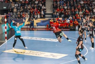 Handbal feminin: Gloria Bistriţa a ratat calificarea la Turneul Final Four al Ligii Campionilor; în semifinale vor juca Gyor, Metz, CSM Bucureşti şi Brest