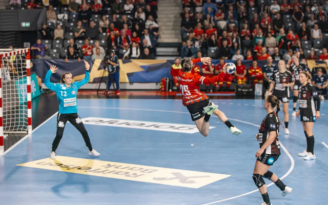 Handbal feminin: Gloria Bistriţa a ratat calificarea la Turneul Final Four al Ligii Campionilor; în semifinale vor juca Gyor, Metz, CSM Bucureşti şi Brest