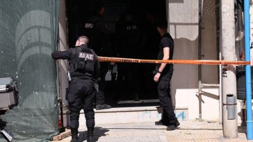 Cinci răniţi în două incidente armate la Atena. Autorul, un bărbat de 89 de ani, a fost arestat în Patras