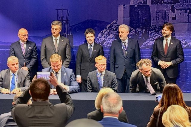 Preşedintele Nicuşor Dan: Memorandum de Înţelegere între Compania Naţională Administraţia Porturilor Maritime Constanţa şi Autoritatea Portului Rijek, semnat în marja Summitului Iniţiativei celor Trei Mări