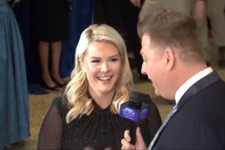 ”Vor fi focuri de armă în această seară”, a glumit Karoline Leavitt înainte ca Trump să fie evacuat de la Dineul Corespondenţilor