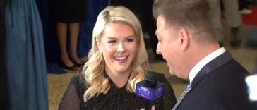 ”Vor fi focuri de armă în această seară”, a glumit Karoline Leavitt înainte ca Trump să fie evacuat de la Dineul Corespondenţilor