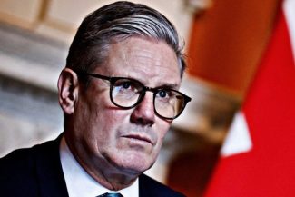 Premierul laburist Keir Starmer, sub ameninţarea unei anchete parlamentare în scandalul Epstein-Mandelson