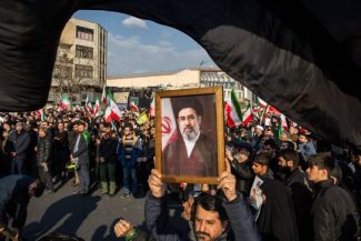 “Grav rănit”, noul lider suprem iranian ar fi îngrijit chiar de preşedintele ţării, potrivit New York Times