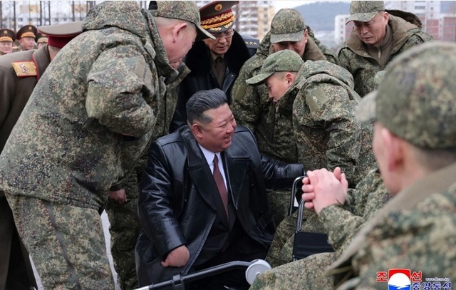 Rusia şi Coreea de Nord convin o cooperare militară pe termen lung. Preşedintele Dumei îi mulţumeşte lui Kim Jong Un pentru ”eliberarea Kurskului”