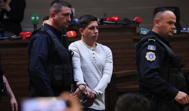 Doi sârbi condamnaţi pe viaţă şi unul la 20 de ani de închisoare în Kosovo, găsiţi vinovaţi de tentativă de ”secesiune” şi alipire la Serbia şi de ”act terorist” în atacul de la Banjska din 2023. Majoritatea celor 45 de membri ai comandoului, fugari în Se