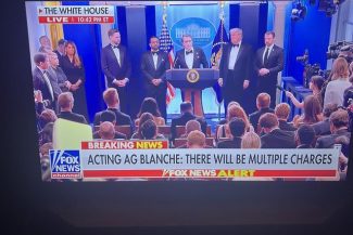 Trump spune că incidentul de la Cina Corespondenţilor a fost „experienţă destul de traumatizantă” pentru Prima Doamnă. El cere americanilor să „rezolvăm diferenţele”