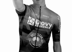 Ciclism: un tânăr rutier de 21 de ani a murit după ce a fost lovit de o maşină