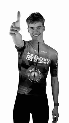 Ciclism: un tânăr rutier de 21 de ani a murit după ce a fost lovit de o maşină