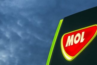 MOL continuă negocierile pentru preluarea participaţiei ruseşti la compania sârbă NIS