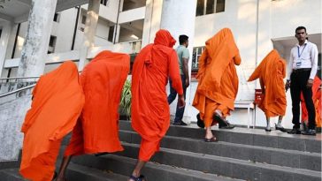 Călugări din Sri Lanka, arestaţi după ce în bagajele lor au fost descoperite 110 kg de canabis