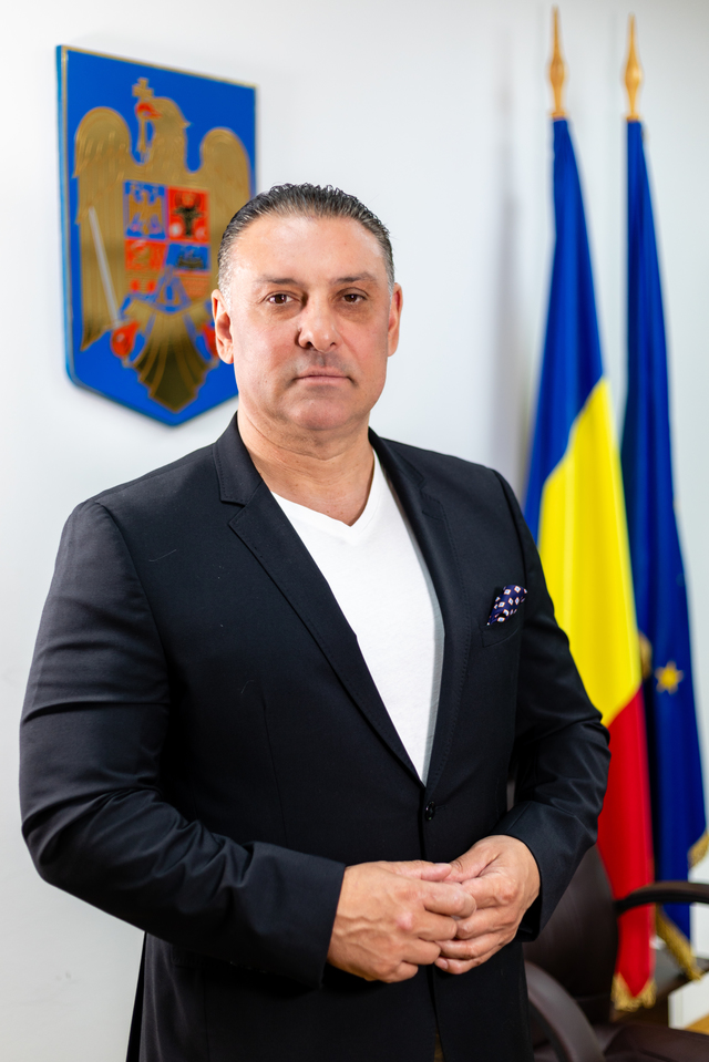 Nicolae Păun, deputat din partea minorităţii rome, anunţă că va depune din nou plângeri împotriva galeriei dinamoviste, după bannerele de la meciul cu Rapid