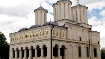 Patriarhia Română avertizează asupra consecinţelor sociale şi morale negative ale jocurilor de noroc: „Considerăm necesară intensificarea promovării unor politici şi măsuri care să descurajeze dependenţa”