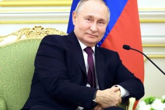 Kremlinul ia în calcul o întâlnire Putin-Zelenski doar pentru a încheia Războiul din Ucraina ”prin finalizarea de acorduri”