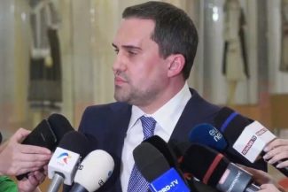 Fostul ministru PSD al Transporturilor: Daţi-mi voie să cred că TAROM nu se va închide