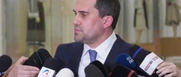 Fostul ministru PSD al Transporturilor: Daţi-mi voie să cred că TAROM nu se va închide