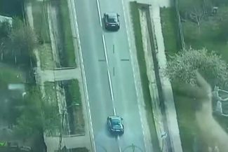 Cluj: Amenzi de mii de lei unor şoferi filmaţi din aer, în timp dulce conduceau agresiv. Unul dintre ei a făcut patru depăşiri în patru minute