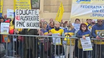 Miting de protest al sindicaliştilor la Ministerul Educaţiei / Ei cer revocarea circularei privind reducerea cheltuielilor de personal în anul 2026/ Ministrul a venit în mijlocul lor pentru a dialoga: E un mod de a detensiona lucrurile şi a găsi soluţii