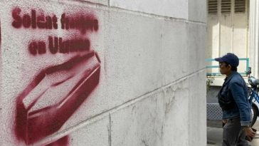 Cei şapte moldoveni acuzaţi de inscripţionarea cu şabloane a unor sicrie în legătură cu Războiul din Ucraina la Paris, condamnaţi la plata unor amenzi cuprinse între 1.000 şi 10.000 de euro. Ei au fost achitaţi de acuzaţia de ”demoralizarea armatei”