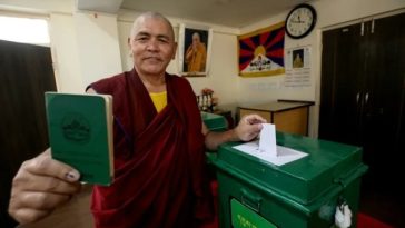 Diaspora tibetană îşi alege Parlamentul, în al doilea tur, în 27 de ţări, dar nu şi în China, un vot condamnat de către Brijing. Rezultatul urmează să fie anunţat la 13 mai. Sikyong”-ul Guvernului, Penpa Tsering, ales în al doilea mandat cu 61% dintre vot